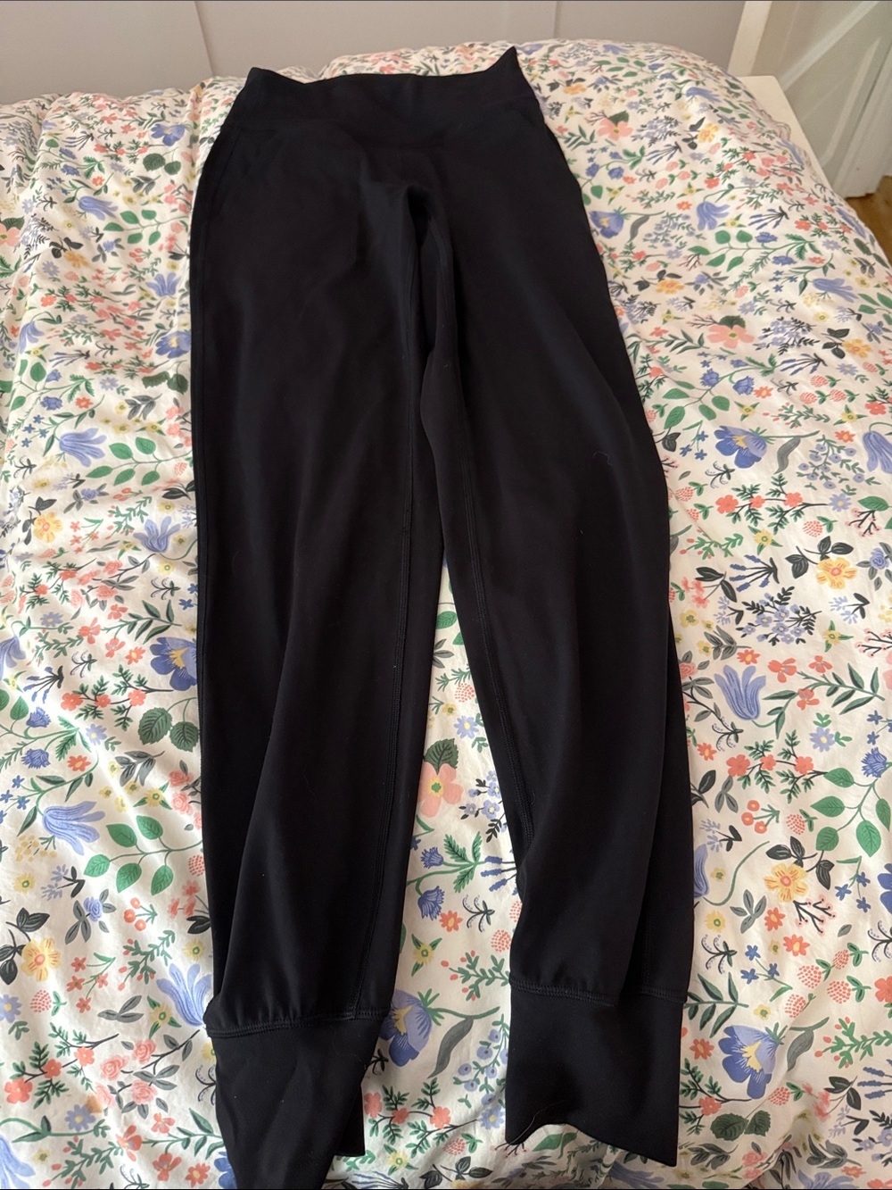 Lululemon black joggers